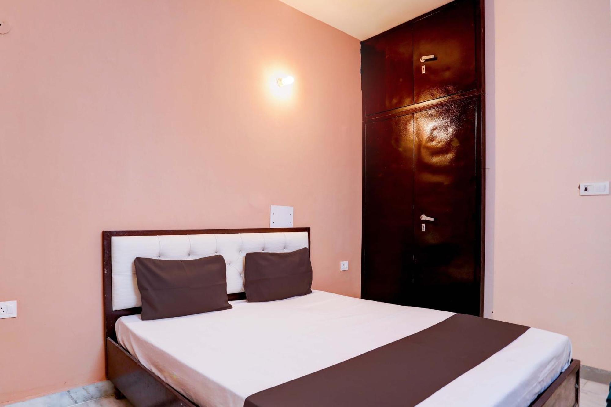 Hotel O Tilak Hotel 24 Sector 27 Near By Vinayak Hospital Gali No-6 Noida Zewnętrze zdjęcie